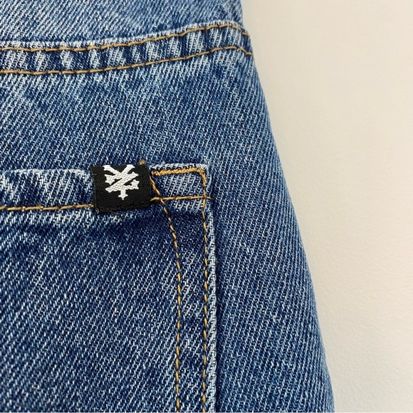 Zoo York Mom Distressed Jeans Size 5 - Picture 10 of 10